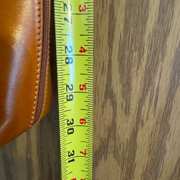 Vera Pelle Crossbody, Sling bag. Long Strap Color: Carmel Soft made in Italy. - Picture 16 of 16